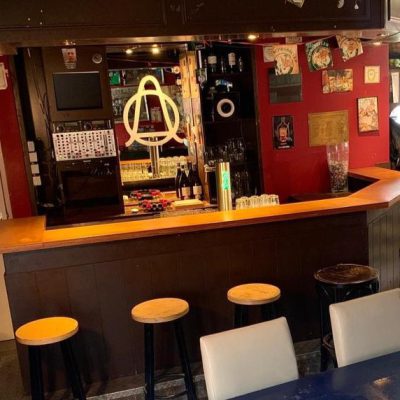 bar