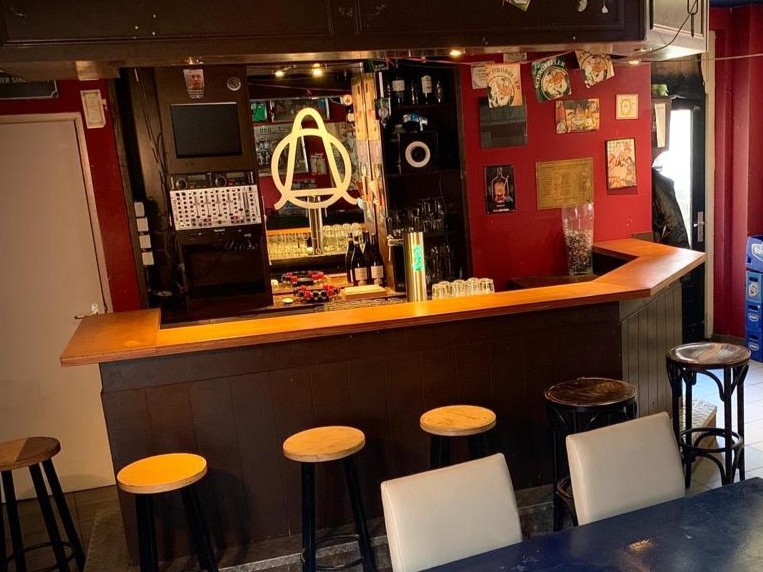 bar